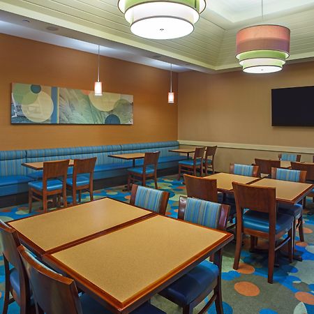 Holiday Inn Express Hotel & Suites Virginia Beach Oceanfront, An Ihg Hotel Экстерьер фото