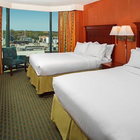 Holiday Inn Express Hotel & Suites Virginia Beach Oceanfront, An Ihg Hotel Экстерьер фото